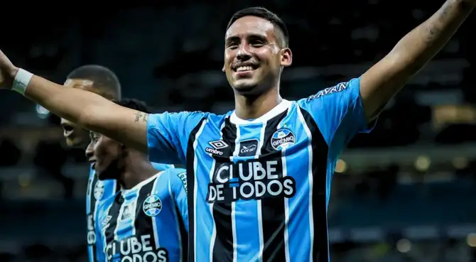 Erick Noriega y el millonario valor de mercado que le puso Gremio tras interés de clubes de Europa