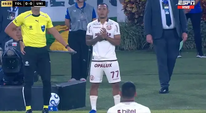 Bryan Reyna debutó con Universitario de Deportes ante Deportes Tolima