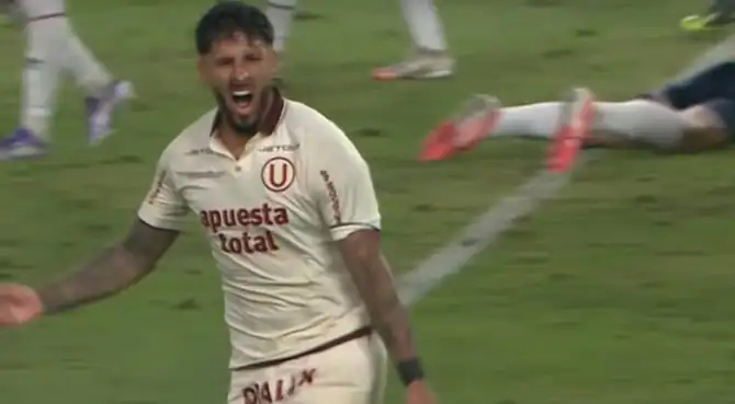 Caín Fara anotó el empate de Universitario sobre Nacional de Uruguay.