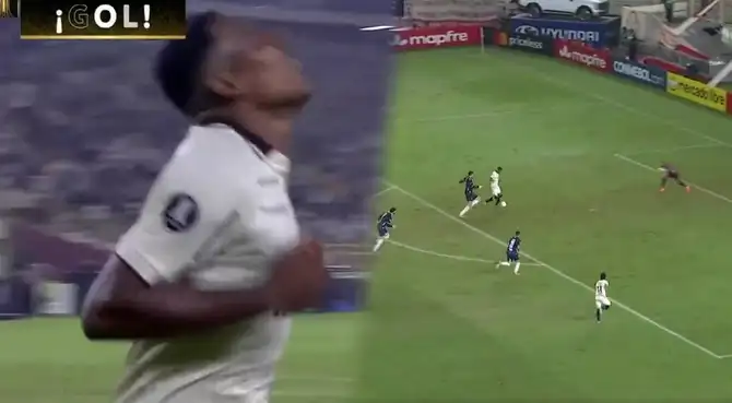 José Carabalí puso el 4-2 de Universitario.