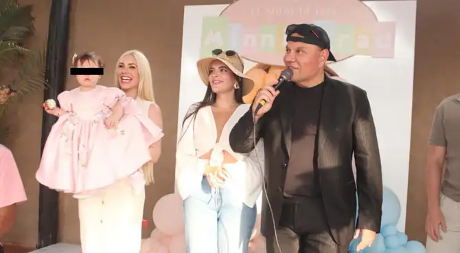 Diez Canseco expresó su alegría por el crecimiento de sus hijos, quienes se encuentran sanos y felices.
