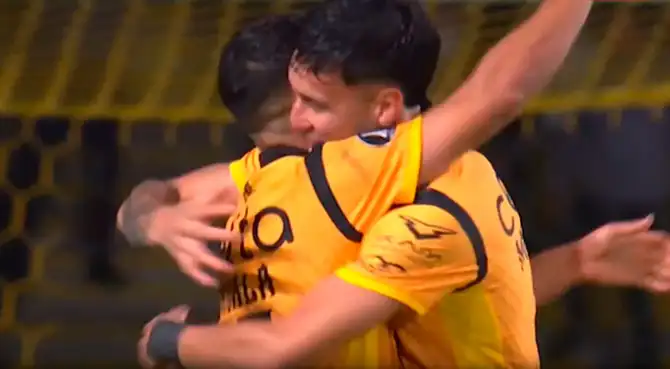 Guido Vadalá anotó su doblete frente a Universitario por la Libertadores.