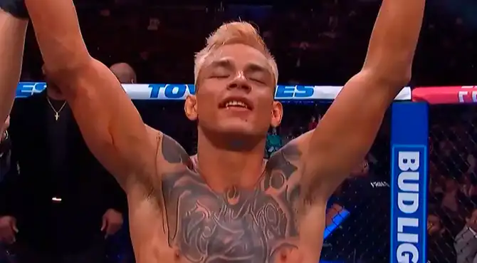 José Ochoa ganó por decisión unánime en UFC 328.