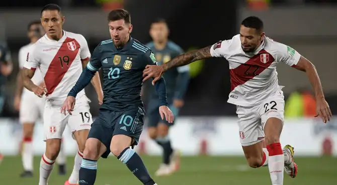 Enfrentó a la selección peruana y luego descubrió su lado femenino.