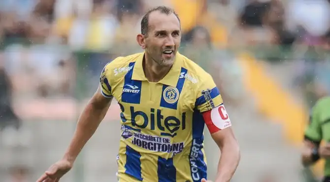 Hernán Barcos no jugará más en FC Cajamarca. Hernán Barcos no jugará más en FC Cajamarca.