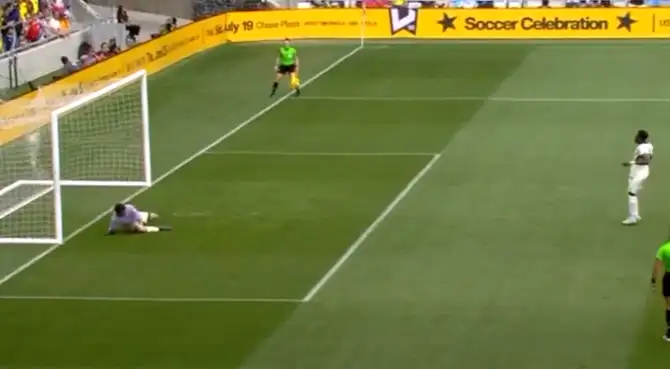 Jordy Caicedo pone el 1-0 para Ecuador ante Guatemala. Foto: Claro TV