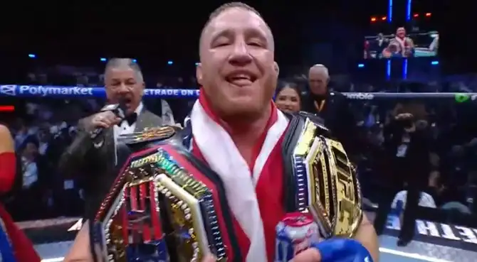Justin Gaethje se convierte en el nuevo campeón de peso pluma de la UFC.
