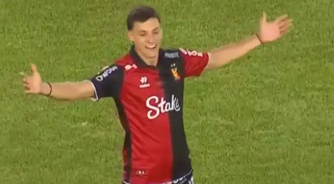 Nicolás Quagliata abrió el marcador de tiro libre.