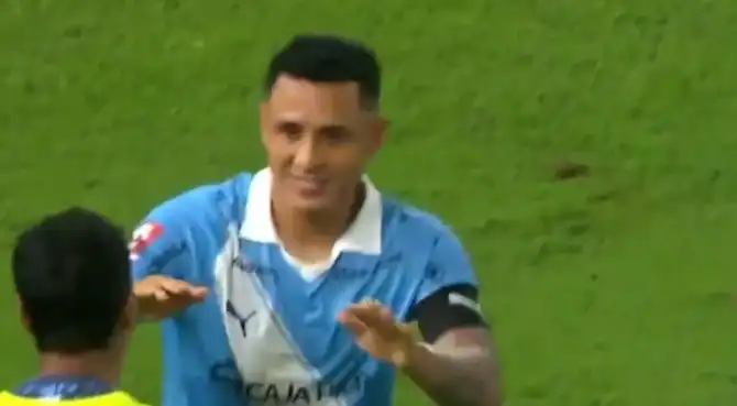 Gol de Yoshimar Yotún para el 1-1 de Sporting Cristal a Universitario.