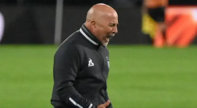 Jorge Sampaoli no va más como entrenador de Talleres de Córdoba. Jorge Sampaoli no va más como entrenador de Talleres de Córdoba.