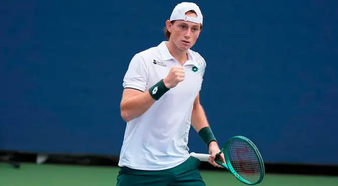 Ignacio Buse derrotó 3-2 a Marcos Giron por la primera ronda del US Open 2026.