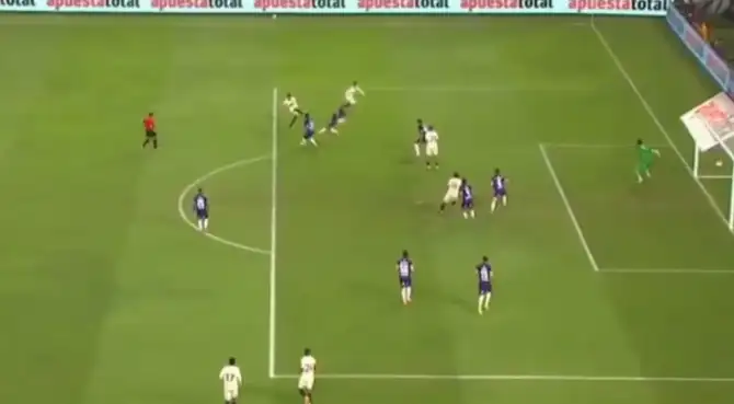 Gol de César Inga para darle el empate a Universitario ante Comerciantes Unidos. Foto: L1 Max