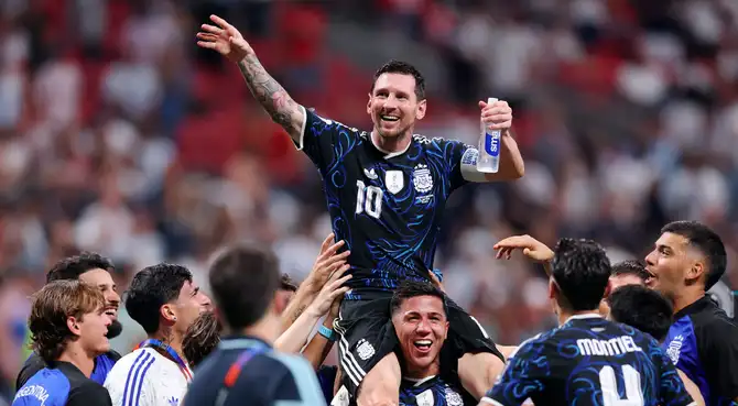 Argentina alista la despedida de Lionel Messi en el Monumental. Argentina alista la despedida de Lionel Messi en el Monumental.