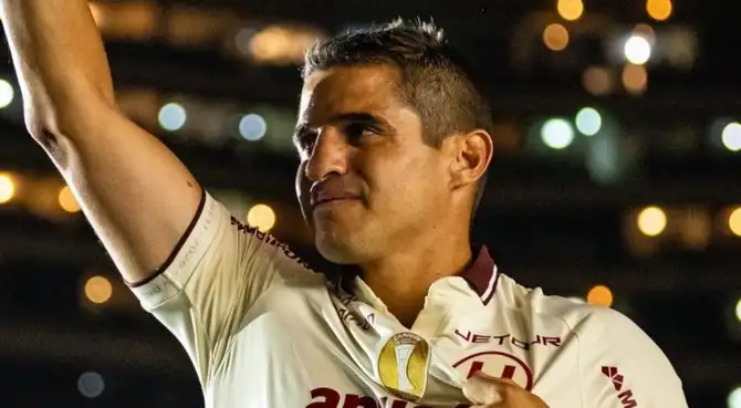 Universitario ya tendría una decisión sobre el futuro de Aldo Corzo