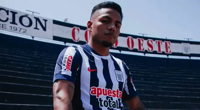 Cristian Carbajal sorprende a hinchas de Alianza Lima. Cristian Carbajal sorprende a hinchas de Alianza Lima.
