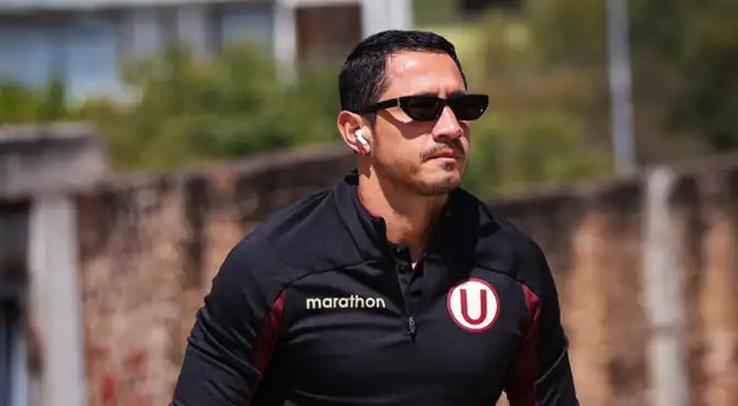 Gianluca Lapadula rompe su silencio tras ser cambiado en empate de la 'U'