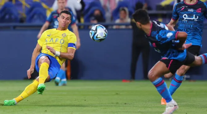 Con triplete de Cristiano Ronaldo, Al Nassr goleó 6-0 a Al Wahda en la Liga Saudí