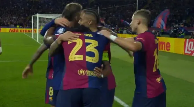 Raphinha anotó el 3-1 de Barcelona ante Bayern Múnich.