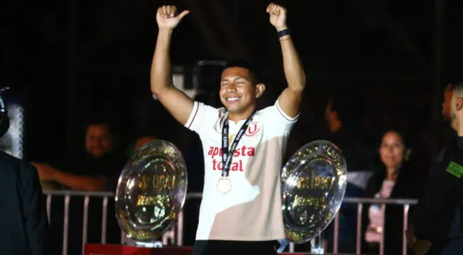 Edison Flores llamó la atención de los hinchas tras finalizar la Liga 1 y jugar con la Bicolor.