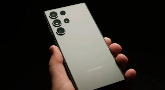 Conoce la ficha técnica del Galaxy S22 ULTRA 5G, el smartphone de Samsung que supera al S25 Ultra de 2025 y cuesta menos.