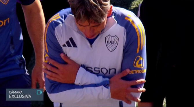 Carlos Palacios hizo un polémico gesto en el clásico argentino Carlos Palacios hizo un polémico gesto en el clásico argentino