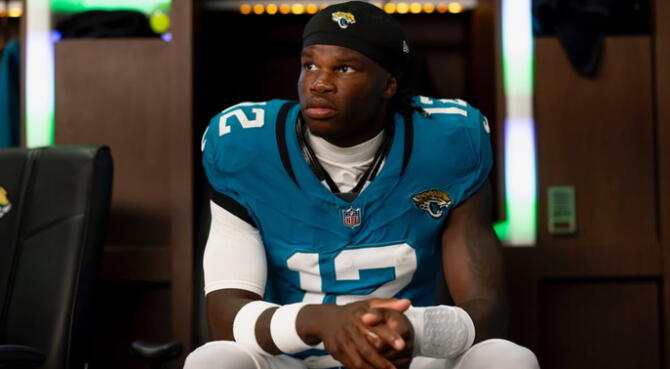 Travis Hunter debutó en el partido de los Jaguars vs. Steelers en la pretemporada NFL.