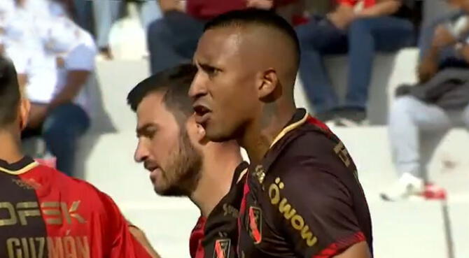 Gol de Jhonny Vidales para el 1-0 de Melgar ante Universitario. Gol de Jhonny Vidales para el 1-0 de Melgar ante Universitario.