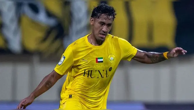 Renato Tapia inició una nueva etapa en su carrera futbolística.