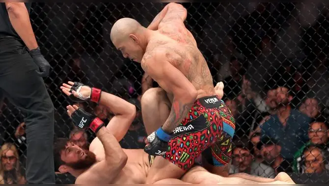 Alex Pereira se impuso en el Magomed Ankalaev en el UFC 320