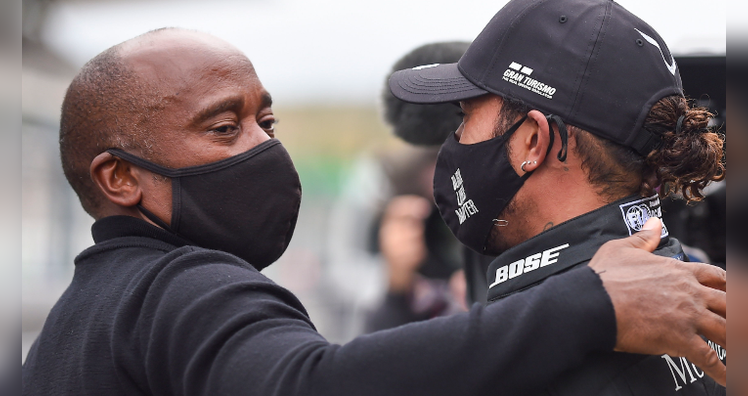 Lewis Hamilton y su emotivo abrazo con su padre tras lograr récord de